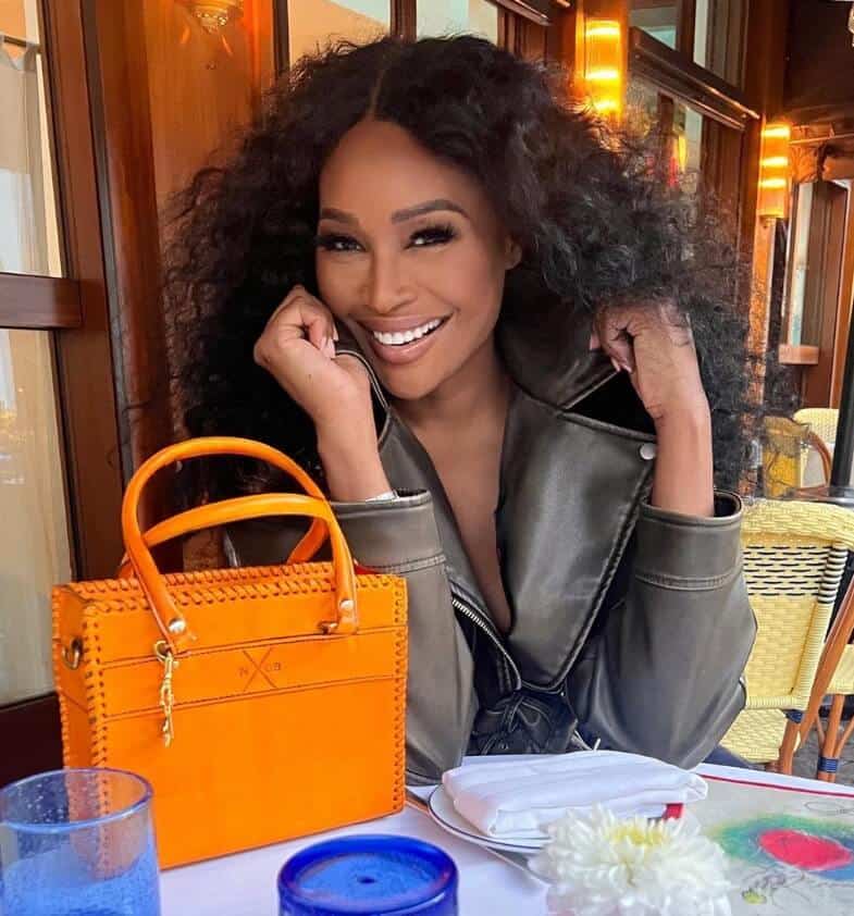 Cynthia Bailey with nilabags