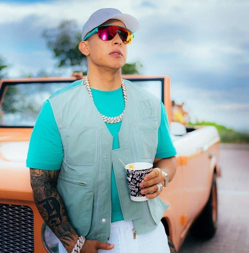 Daddy Yankee drinking Cappuccino