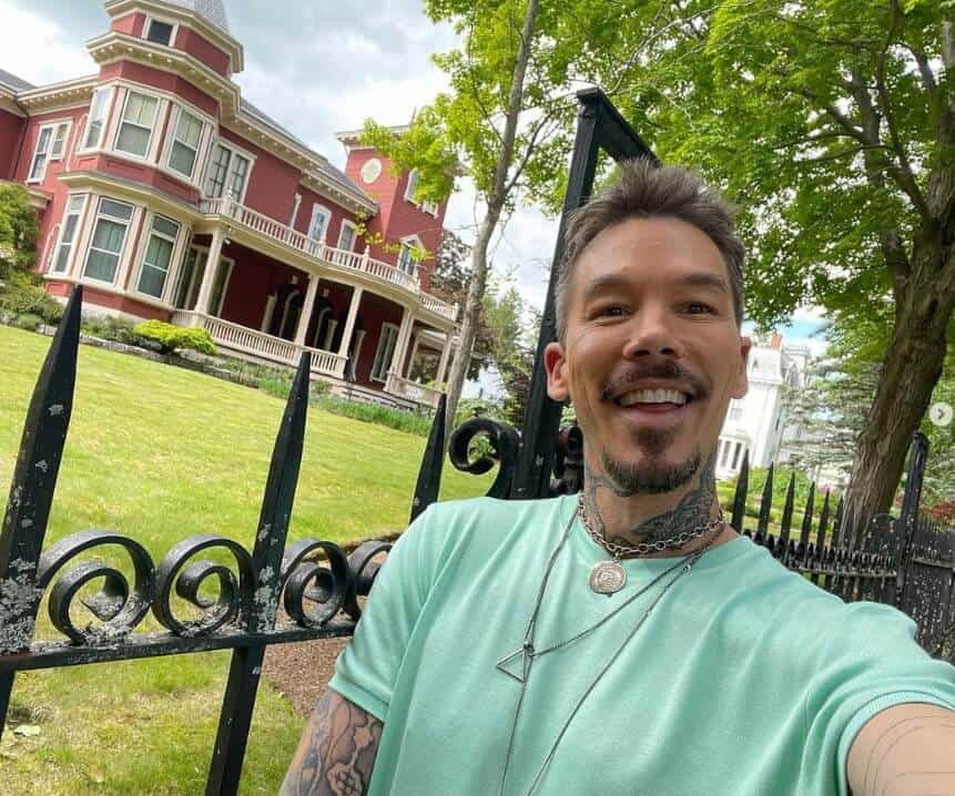 David Bromstad at Stephen Kings House