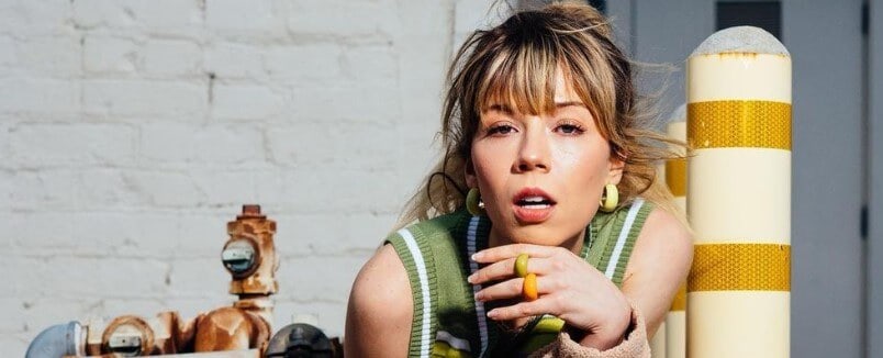 Jennette McCurdy on photoshoot