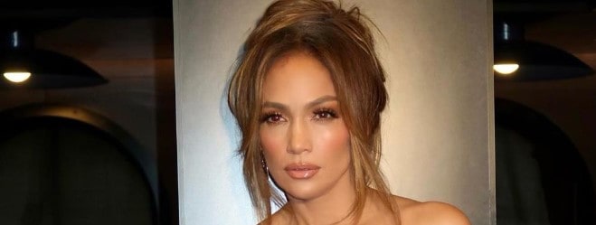 Jennifer Lopez enjoying Brunch Time