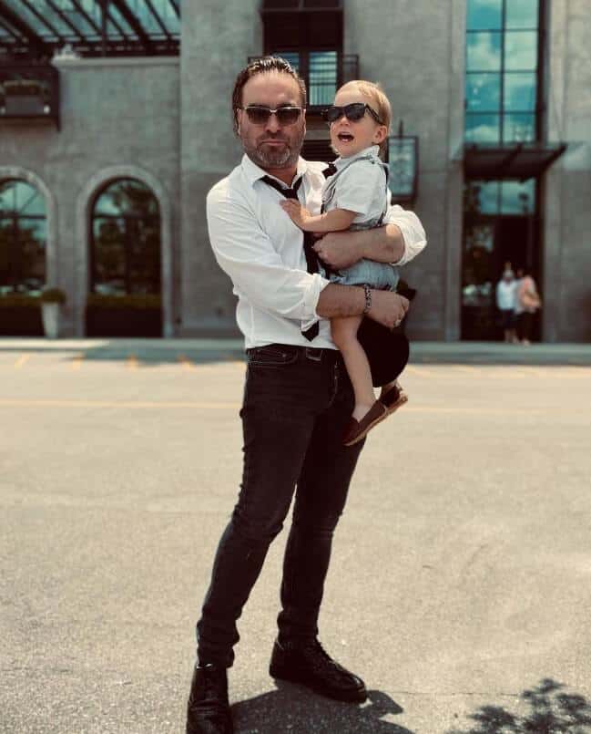 Johnny Galecki with his kids