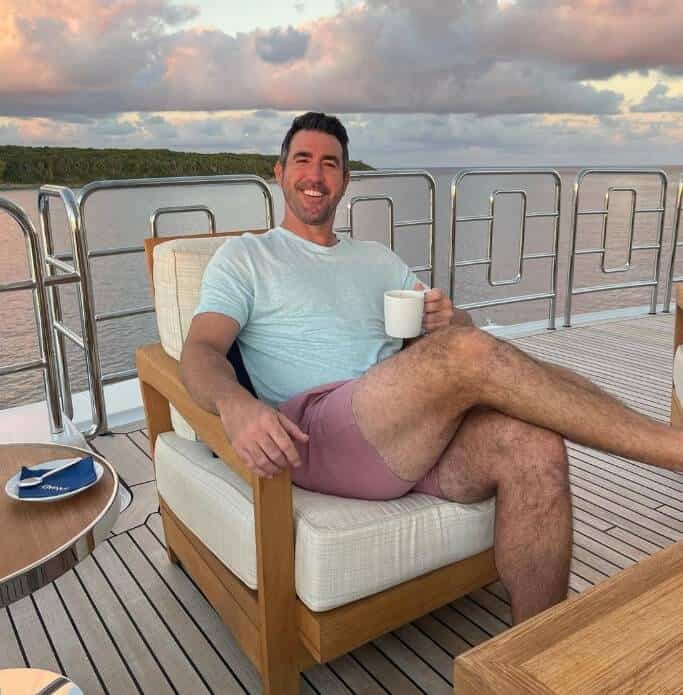 Justin Verlander enjoying holidays on yatch