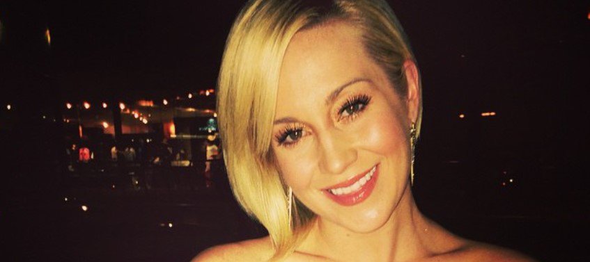 Kellie Pickler smiling on camera