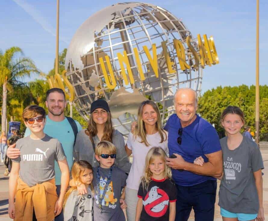 Kelsey Grammer with family at UniStudios