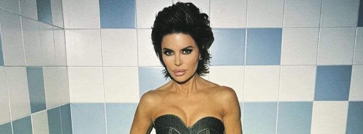 Lisa Rinna posing for photoshoot
