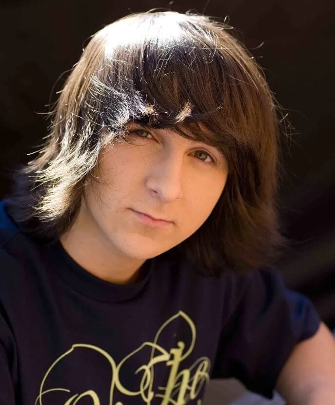 Mitchel Musso with long hairs