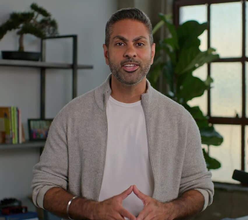 Ramit Sethi recording for new show How to Get Rich