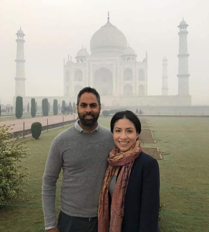 Ramit Sethi with wife visiting Taj Mahal