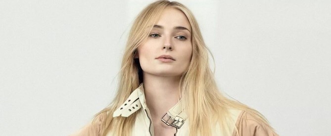 Sophie Turner posing for candid shot