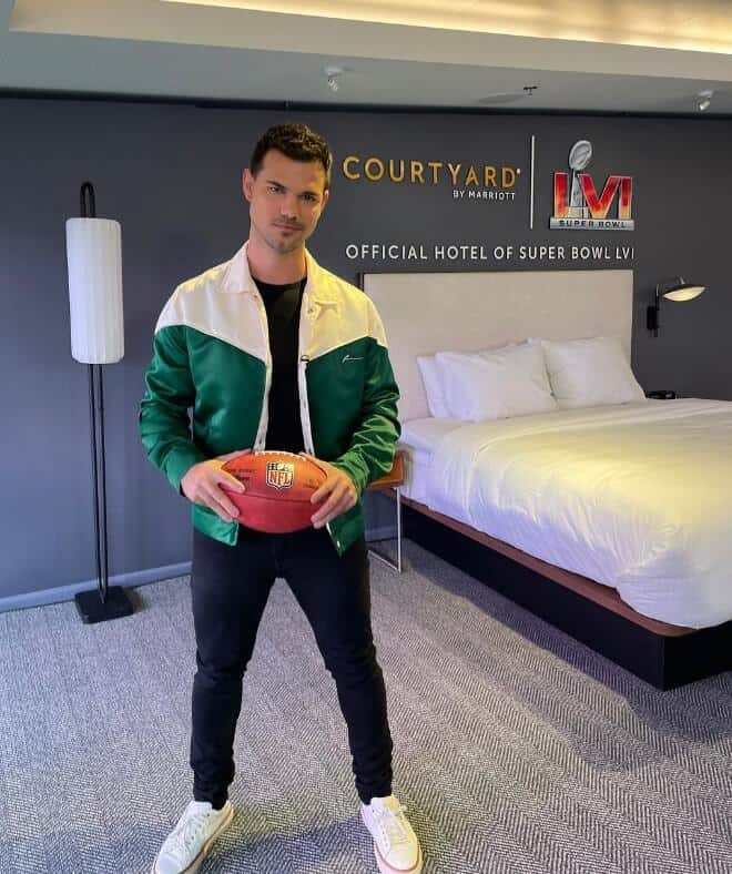 Taylor Lautner in Courtyard Hotels