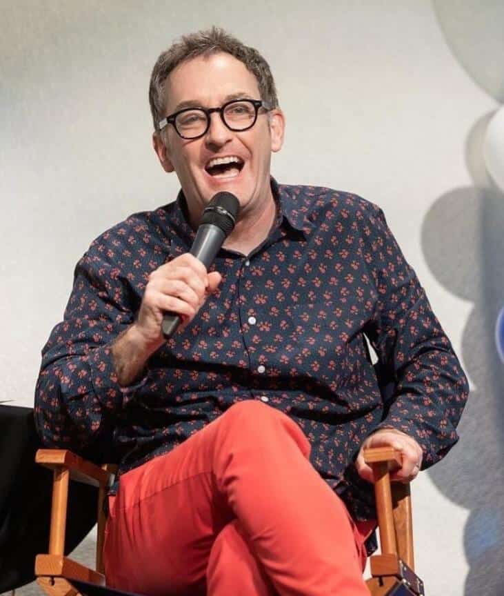 Tom Kenny talking with fans